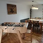 Cocon Familial Avec Jardin, Centre Du Village *