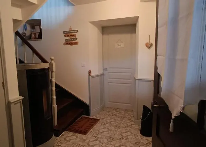 Дом отдыха Cocon Familial Avec Jardin, Centre Du Village Формигер